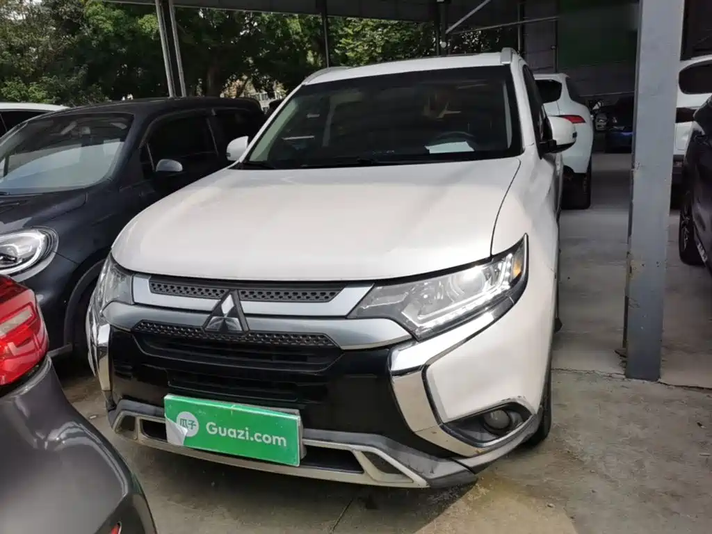 Outlander 2019 2.0L 2WD Enjoyable Edition 5 seats National V купить на сайте DeffCars