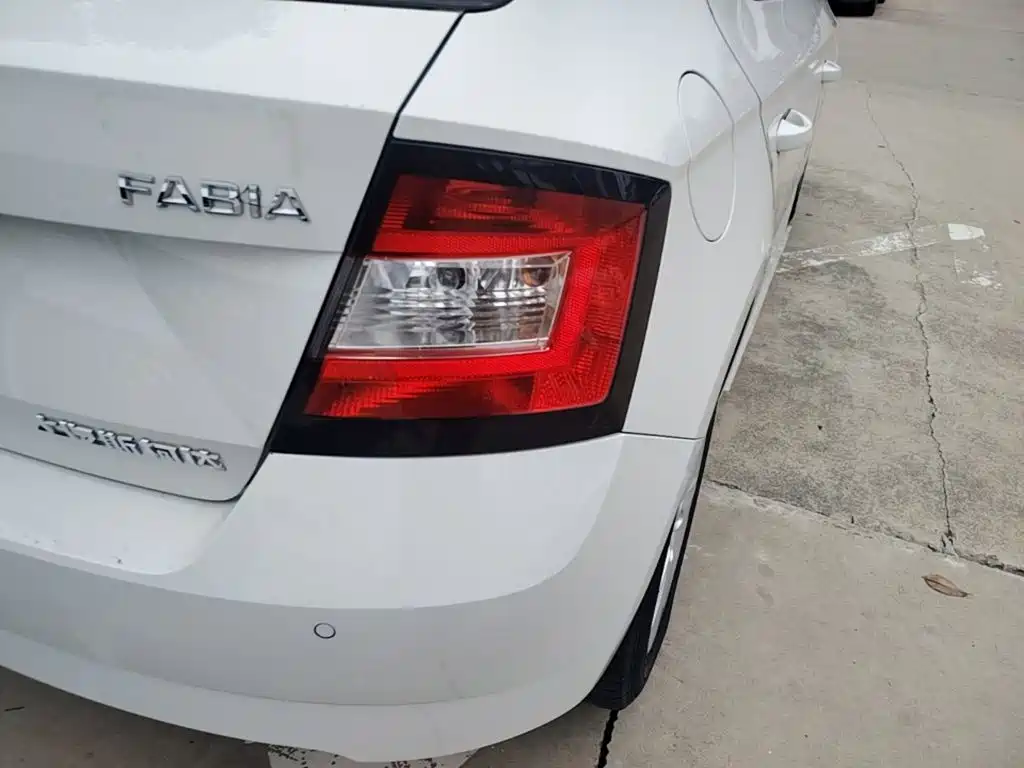 Fabia 2017 1.4L automatic car version купить на сайте DeffCars
