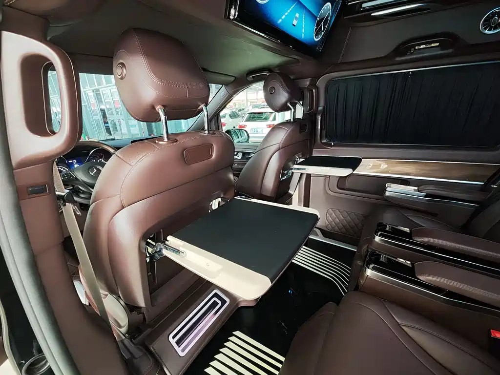 Mercedes-Benz V-Class 2022 V 260 L Long Wheelbase Premium Edition купить на сайте DeffCars