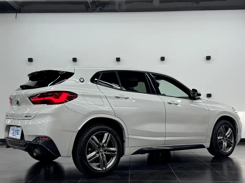 BMW X2 2021 sDrive25i leading M sports package купить на сайте DeffCars