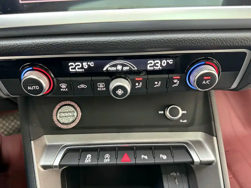 Audi Q3 2022 35 TFSI Fashionable and Dynamic купить на сайте DeffCars