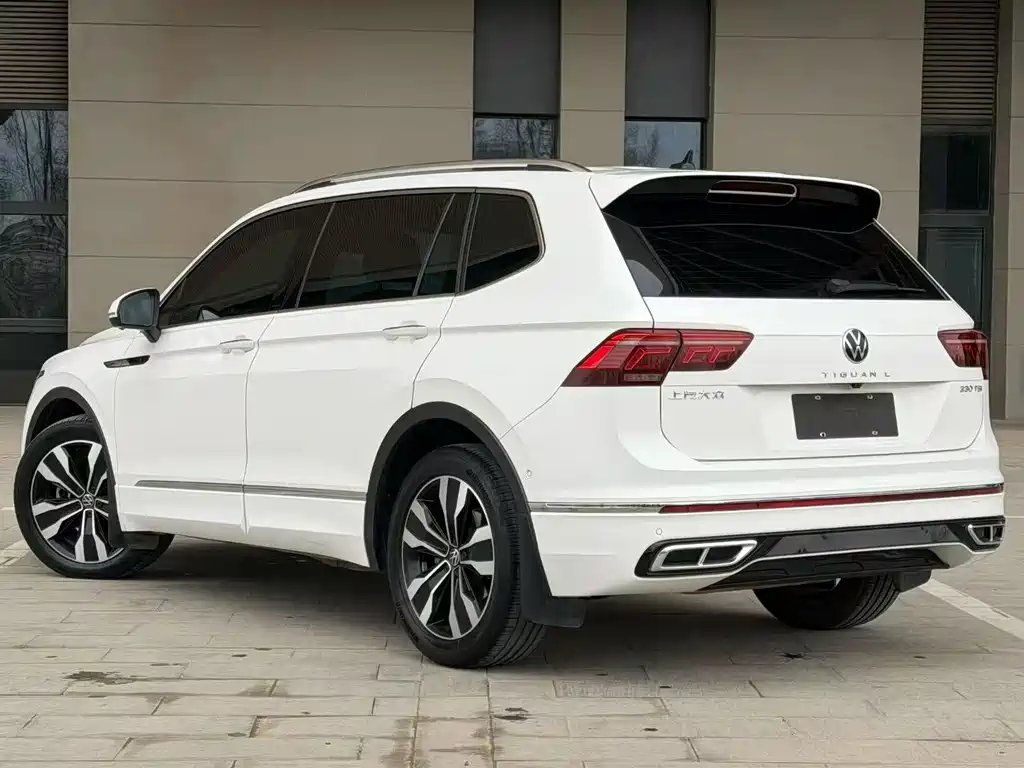 Tiguan L 2022 330TSI automatic two-wheel drive R-Line version купить на сайте DeffCars