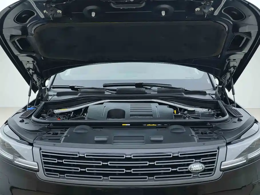 Range Rover Sport 2023 400PS Dynamic SE купить на сайте DeffCars