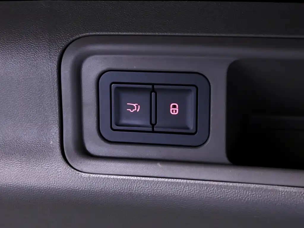 Denza D9 2022 DM-i 1040 Premium Type купить на сайте DeffCars