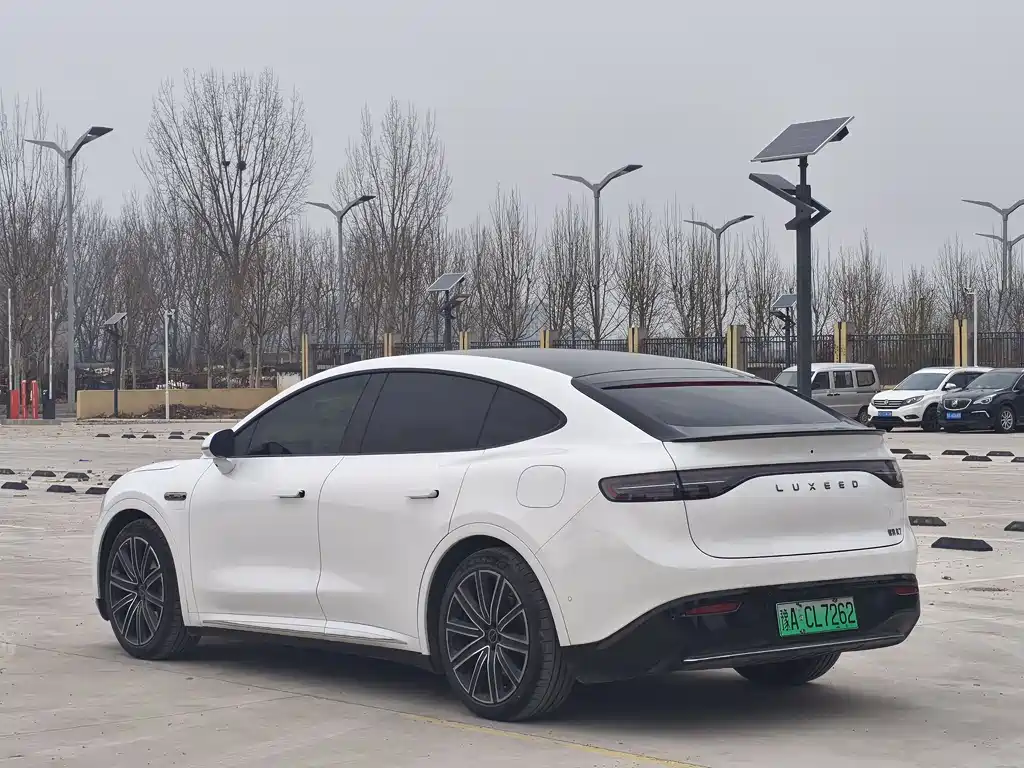 Zhijie R7 2024 pure electric 802km Max купить на сайте DeffCars
