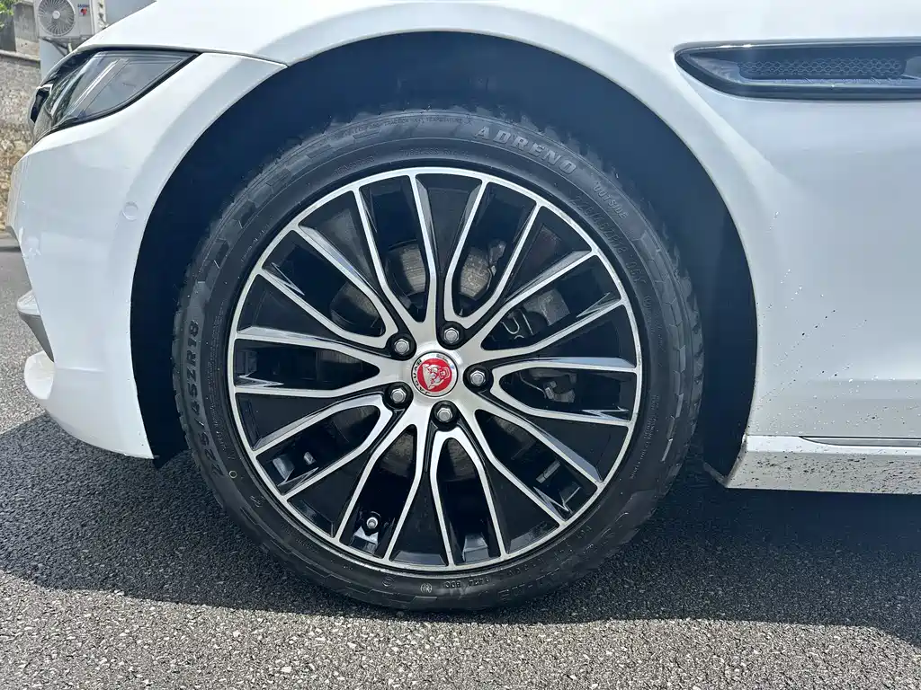 Jaguar XEL 2021 2.0T 200PS R-DYNAMIC Youth Sports Edition купить на сайте DeffCars