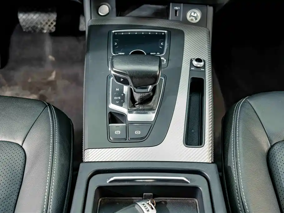 Audi Q5L 2020 45 TFSI exclusive fashion model купить на сайте DeffCars