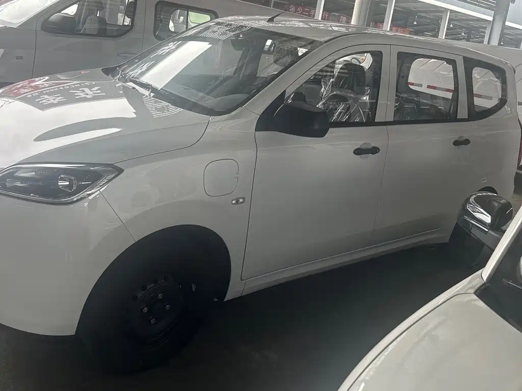 Hongguang New Energy 2024 Pure Edition 300km Standard купить на сайте DeffCars