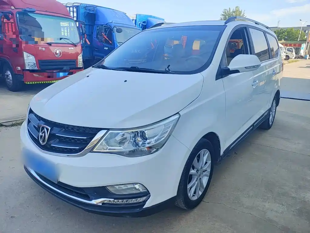 Baojun 730 2016 1.5L manual luxury model 7 seats купить на сайте DeffCars