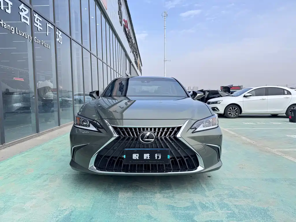 Lexus ES 2023 200 Excellence Edition купить на сайте DeffCars