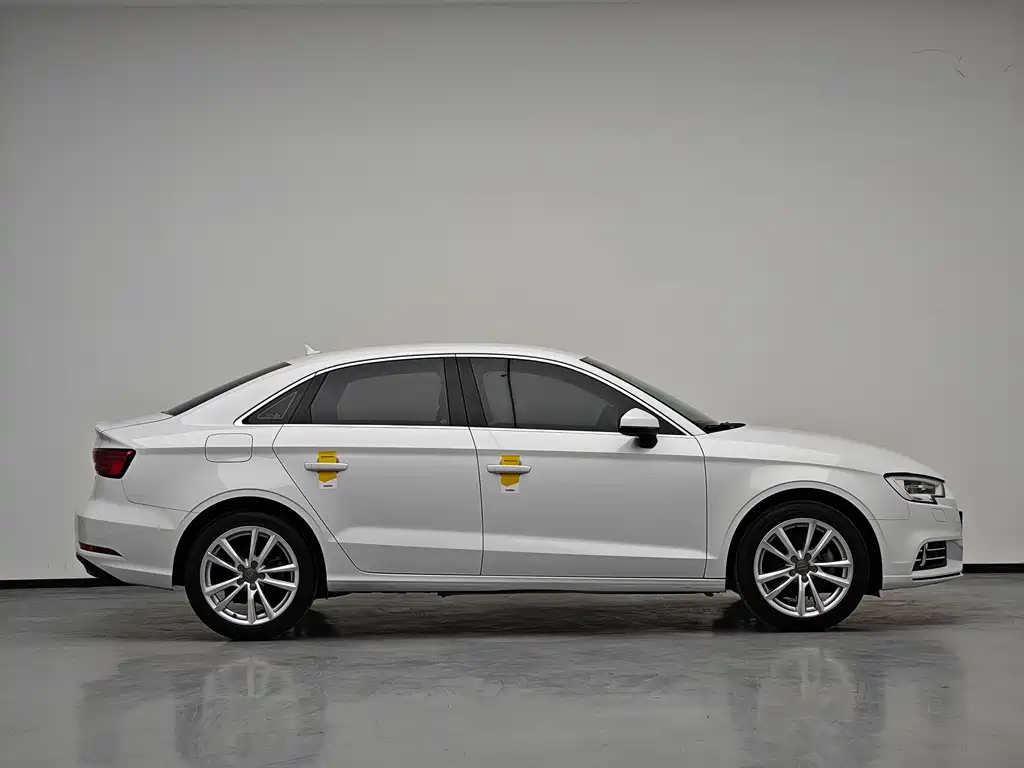 Audi A3 2018 30th Anniversary Limousine 35 TFSI Enterprising купить на сайте DeffCars