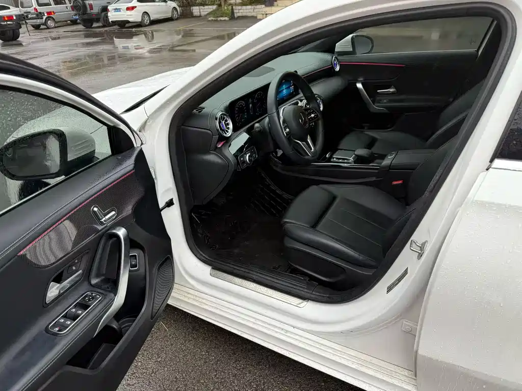 Mercedes-Benz A-Class 2021 A 200 L Sports Sedan Dynamic Type купить на сайте DeffCars