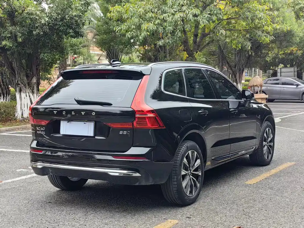 Volvo XC60 2024 B5 four-wheel drive Zhiyuan Deluxe Edition купить на сайте DeffCars
