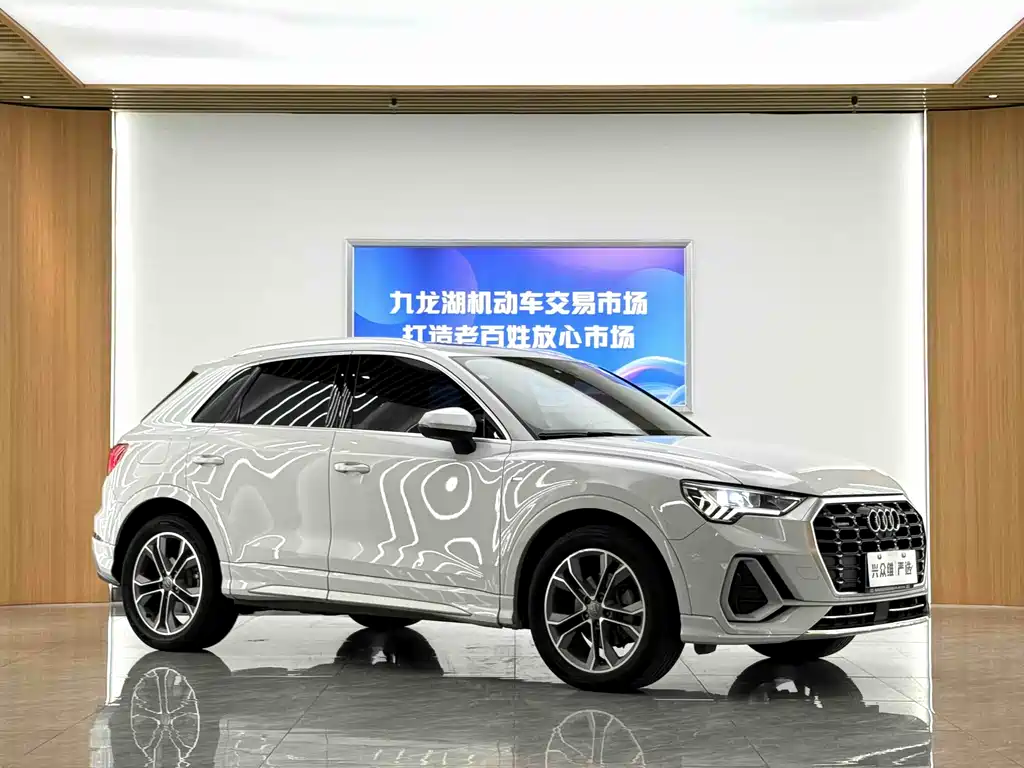 Audi Q3 2020 40 TFSI Fashionable and Dynamic купить на сайте DeffCars