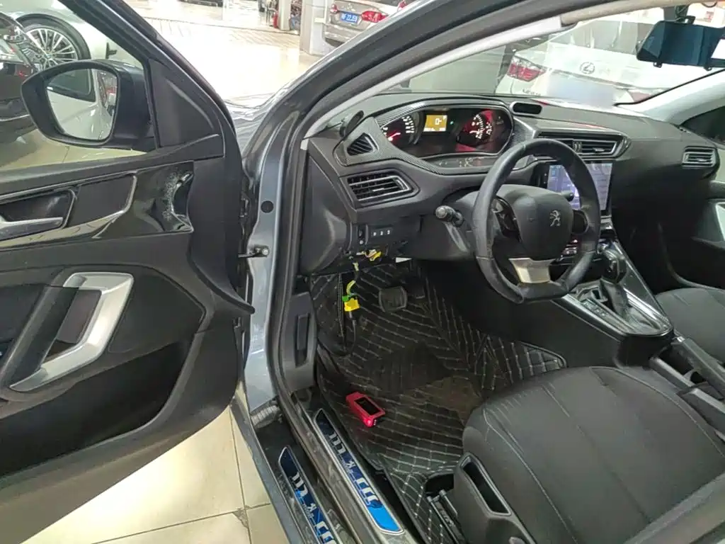 Peugeot 308 2018 1.6L Automatic Fashion Edition купить на сайте DeffCars