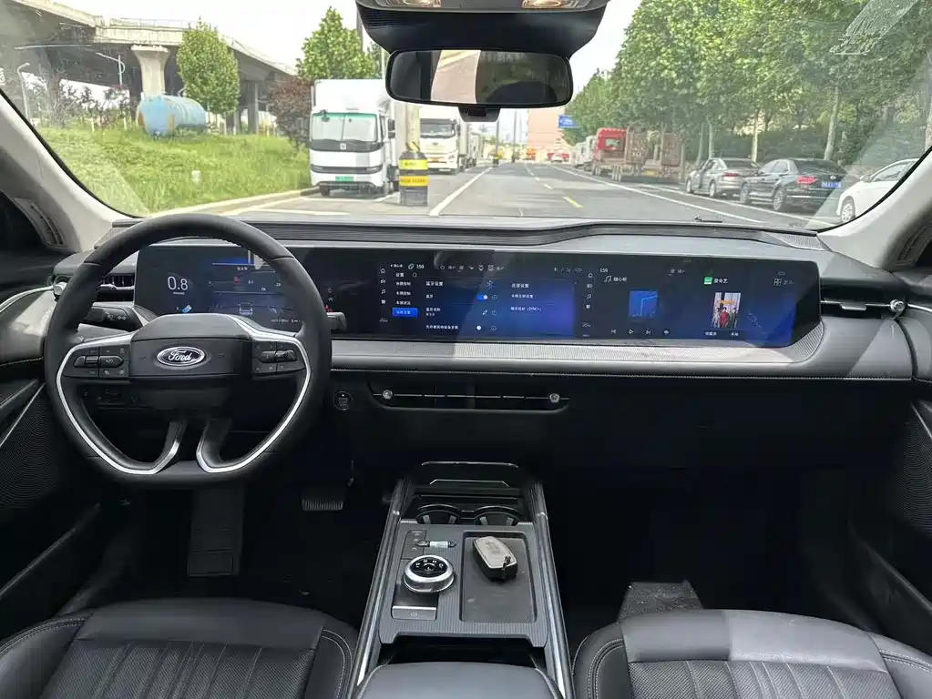 Mondeo 2025 2.0T EcoBoost Luxury купить на сайте DeffCars