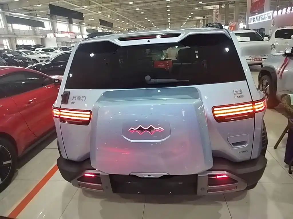 Titanium 3 2025 501KM four-wheel drive Ultra version купить на сайте DeffCars