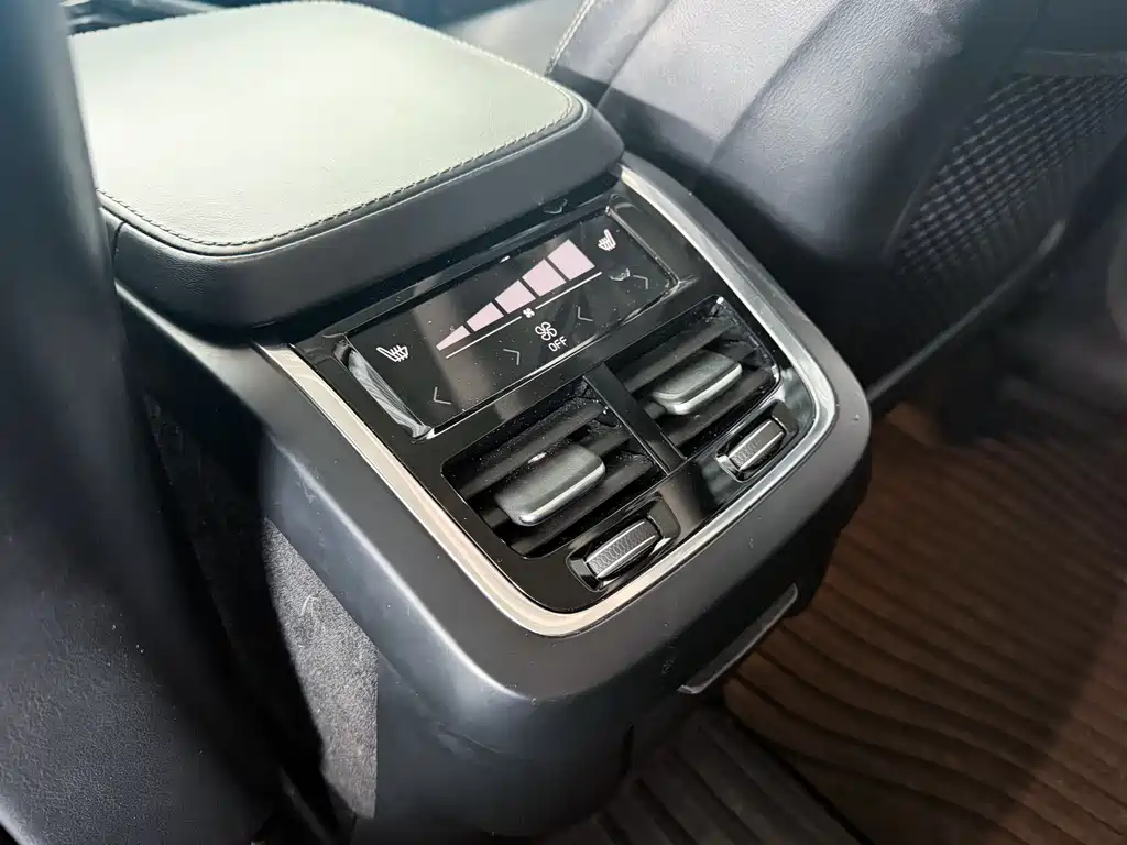 Volvo XC90 2015 T6 Zhizun Edition 7 seats купить на сайте DeffCars