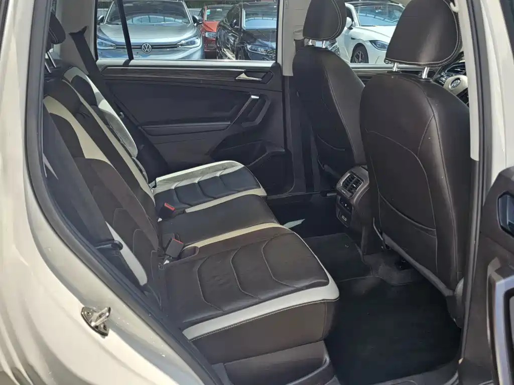 Tiguan L 2017 330TSI automatic two-wheel drive luxury version купить на сайте DeffCars