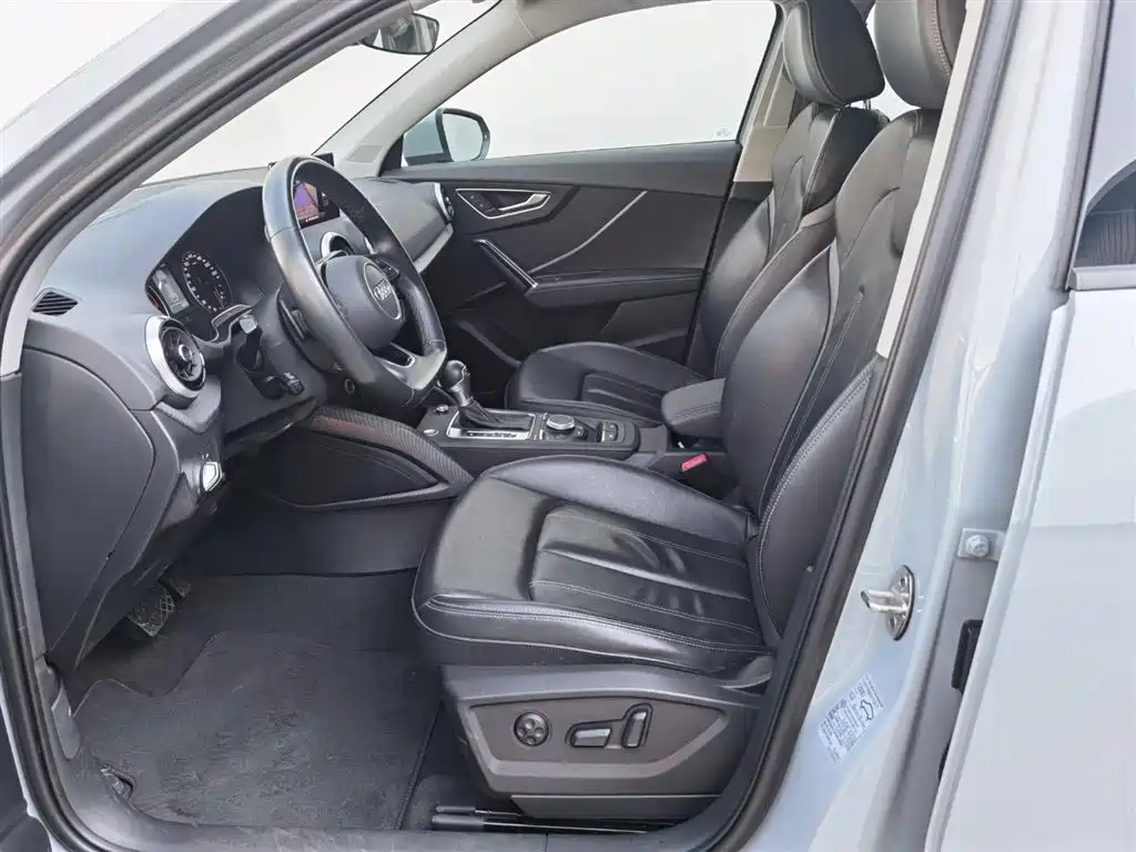Audi Q2L 2023 35TFSI fashionable and dynamic купить на сайте DeffCars