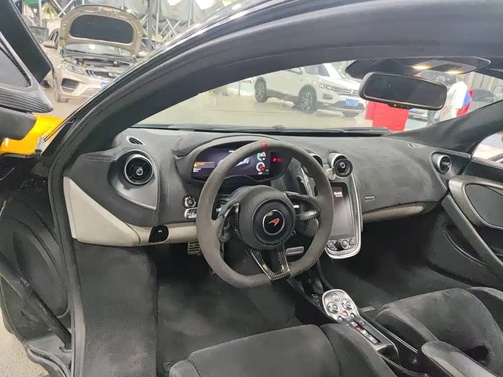 McLaren 570 2015 570S 3.8T Coupe купить на сайте DeffCars