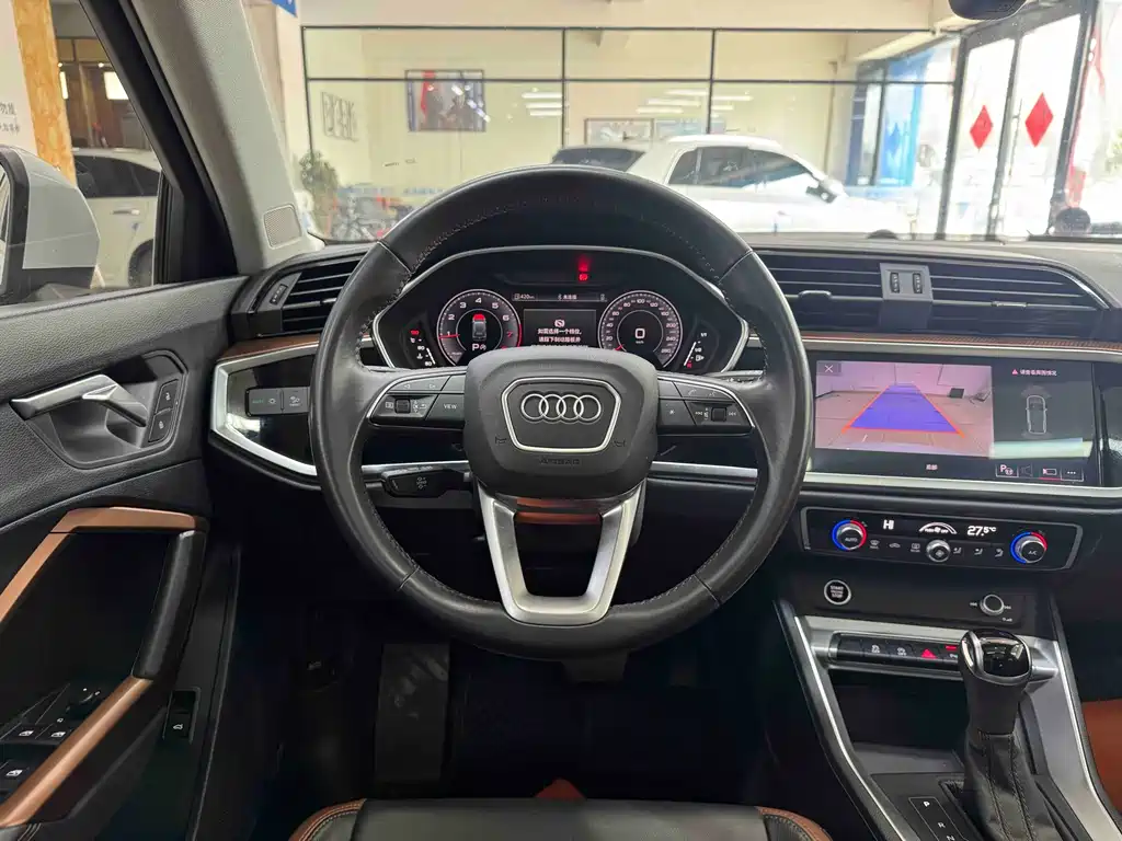 Audi Q3 2022 35 TFSI Fashionable and Dynamic купить на сайте DeffCars