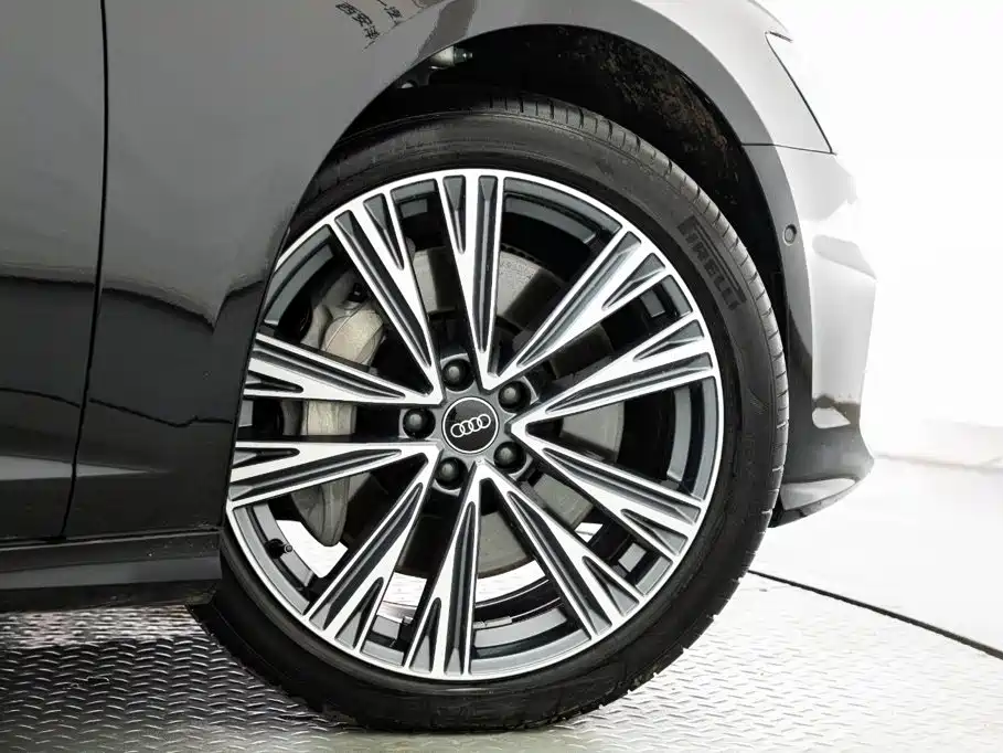 Audi A6L 2026 55 TFSI quattro exclusive dynamic model купить на сайте DeffCars