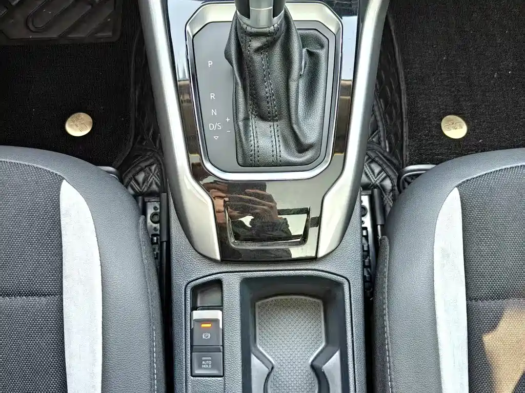 T-ROC 2022 model 280TSI DSG two-wheel drive elite PLUS купить на сайте DeffCars