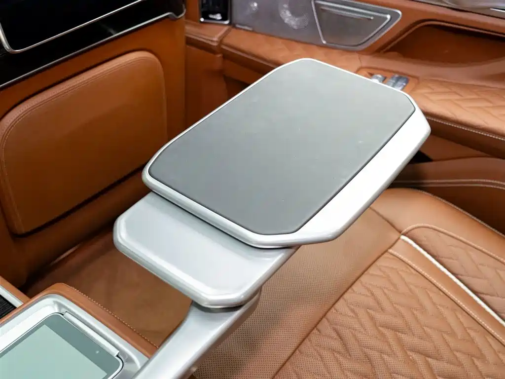 BMW 7 Series 2019 facelift M760Li xDrive V12 Sports Package купить на сайте DeffCars