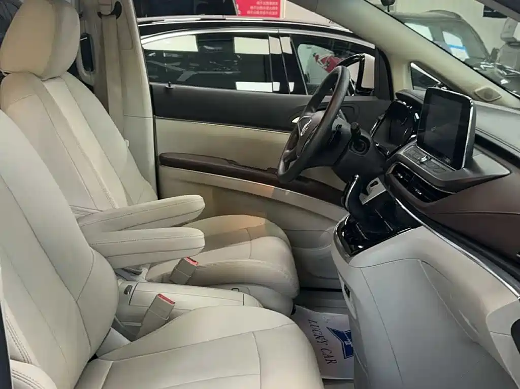 Buick GL8 2023 Land Business Class Comfort Type купить на сайте DeffCars