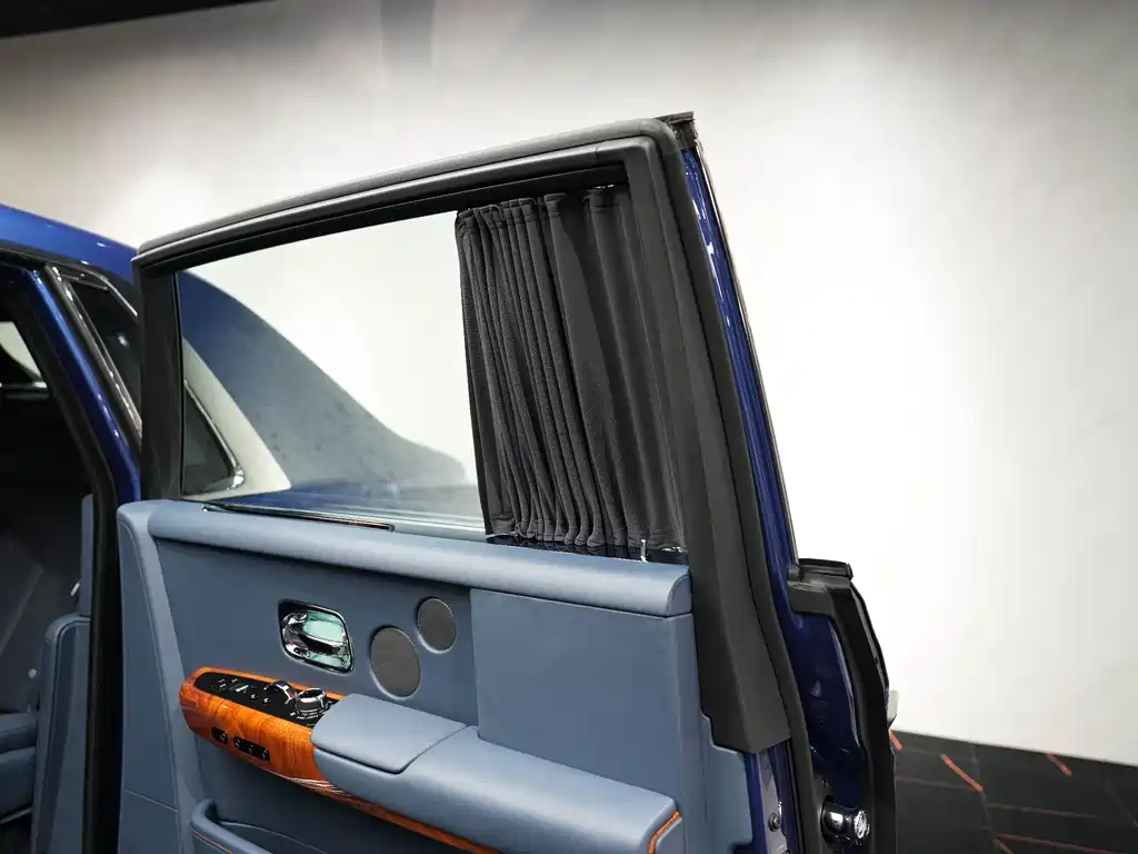 Phantom 2018 6.7T long wheelbase version купить на сайте DeffCars