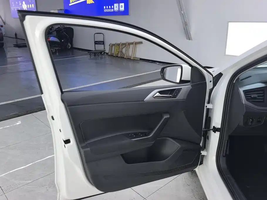 Polo 2019 Plus 1.5L Automatic Panoramic Enjoyment Edition купить на сайте DeffCars