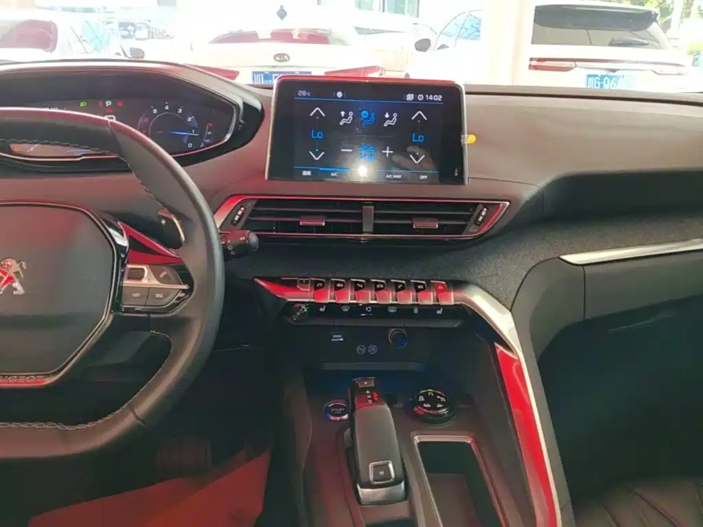 Peugeot 5008 2017 380THP 7-seat luxury version купить на сайте DeffCars