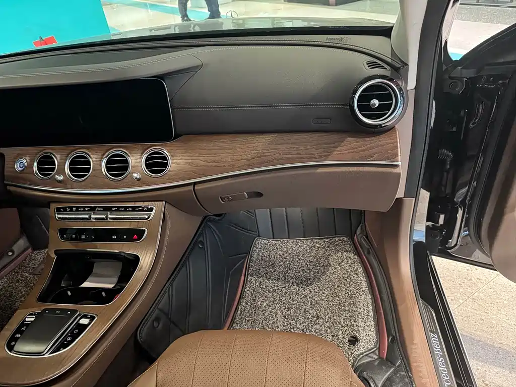 Mercedes-Benz E-Class 2022 facelift three E 300 L sporty and fashionable купить на сайте DeffCars