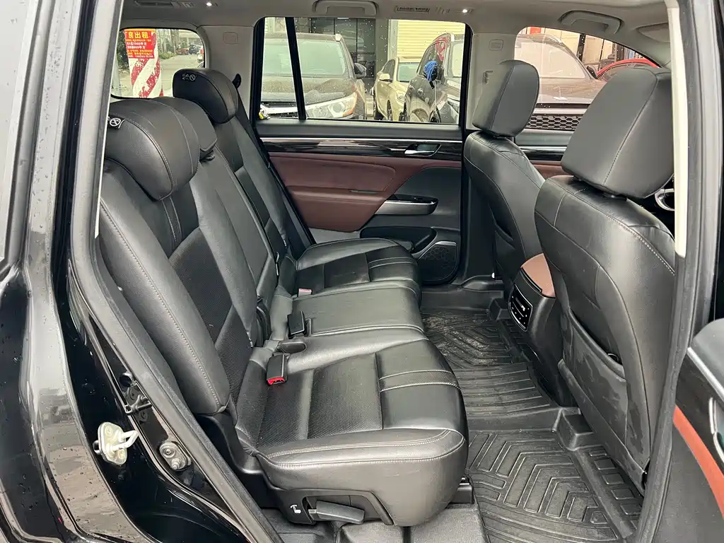 Trumpchi GS8 2017 320T 2WD Luxury Connected Edition (seven seats) купить на сайте DeffCars