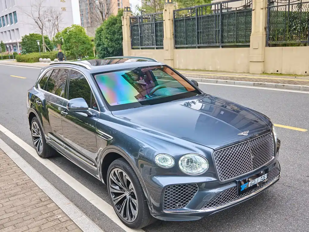 Bentayga 2021 4.0T V8 купить на сайте DeffCars