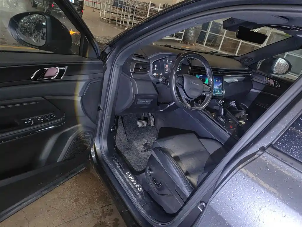 Lynk & Co 01 2023 1.5TD EM-F PM купить на сайте DeffCars