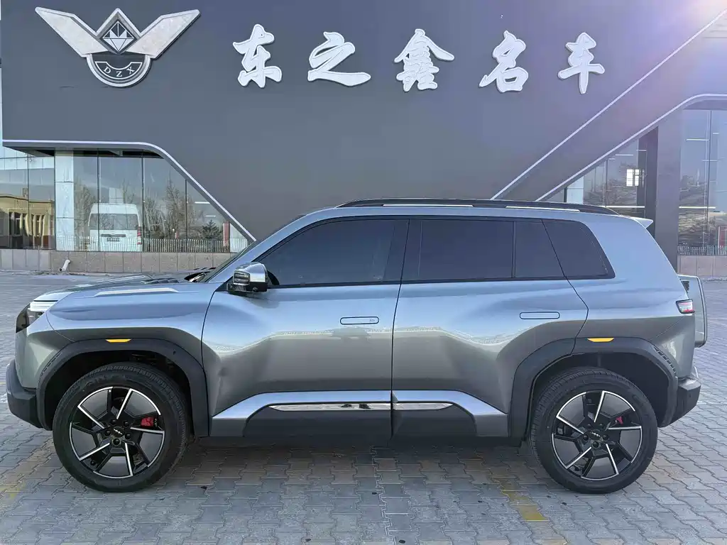 Titanium 3 2025 501KM four-wheel drive Ultra version купить на сайте DeffCars