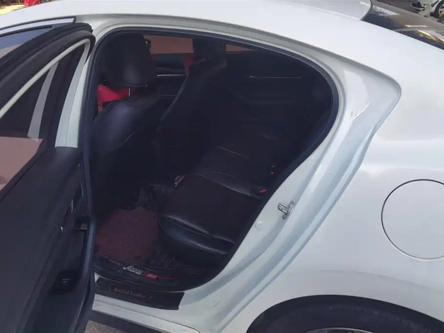 Mazda3 Angkesela 2020 2.0L Automatic Premium Edition купить на сайте DeffCars