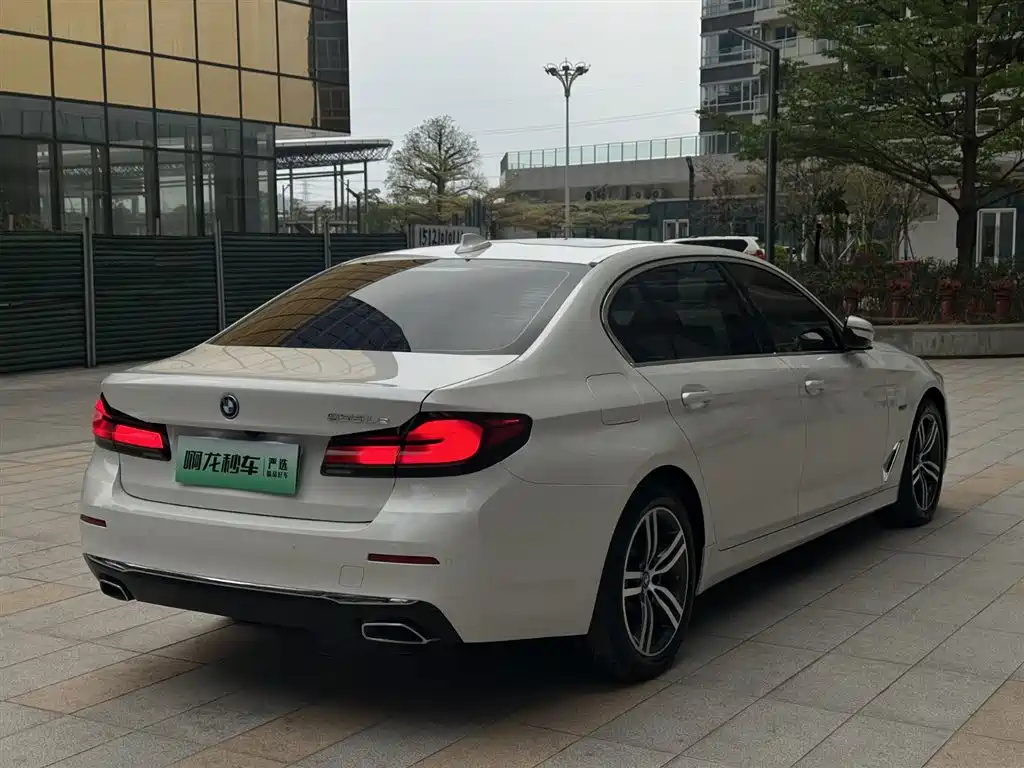 BMW 5 Series New Energy 2022 Model 535Le Luxury Package купить на сайте DeffCars