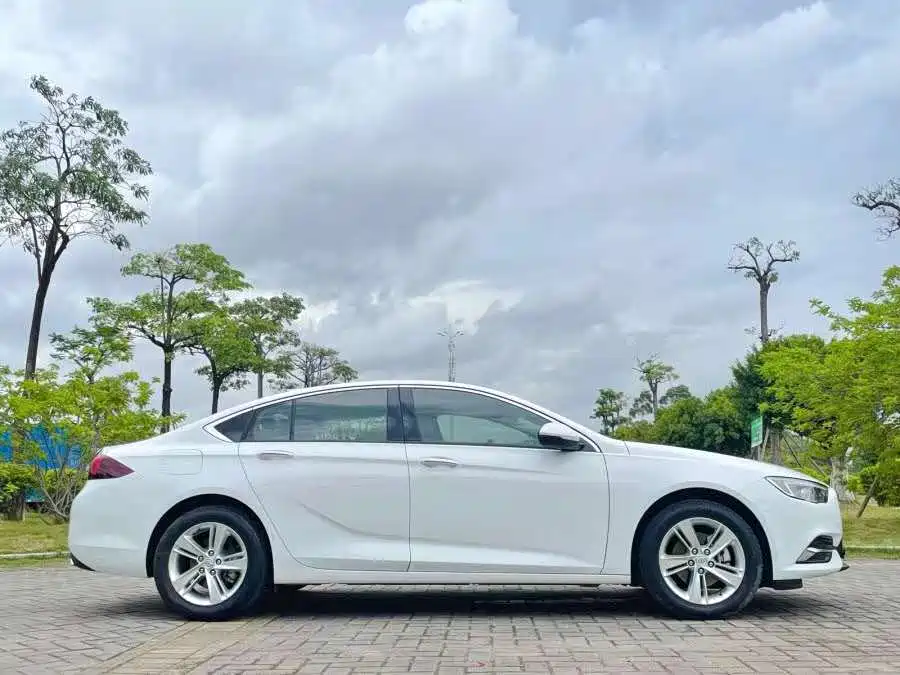 Regal 2019 20T Elite National V купить на сайте DeffCars
