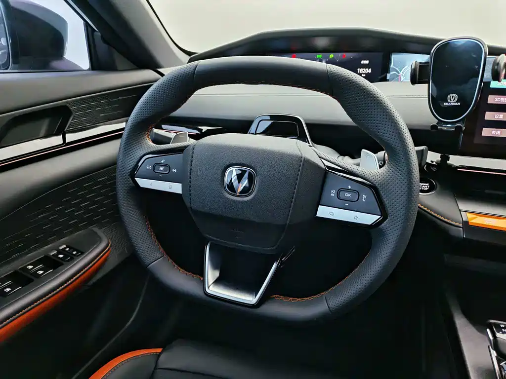 Changan UNI-V 2023 1.5T premium model купить на сайте DeffCars
