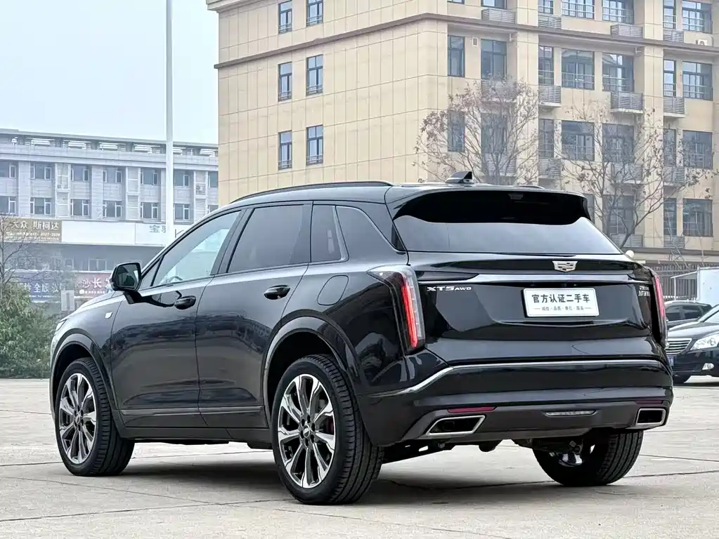 Cadillac XT5 2025 2.0T Platinum model купить на сайте DeffCars