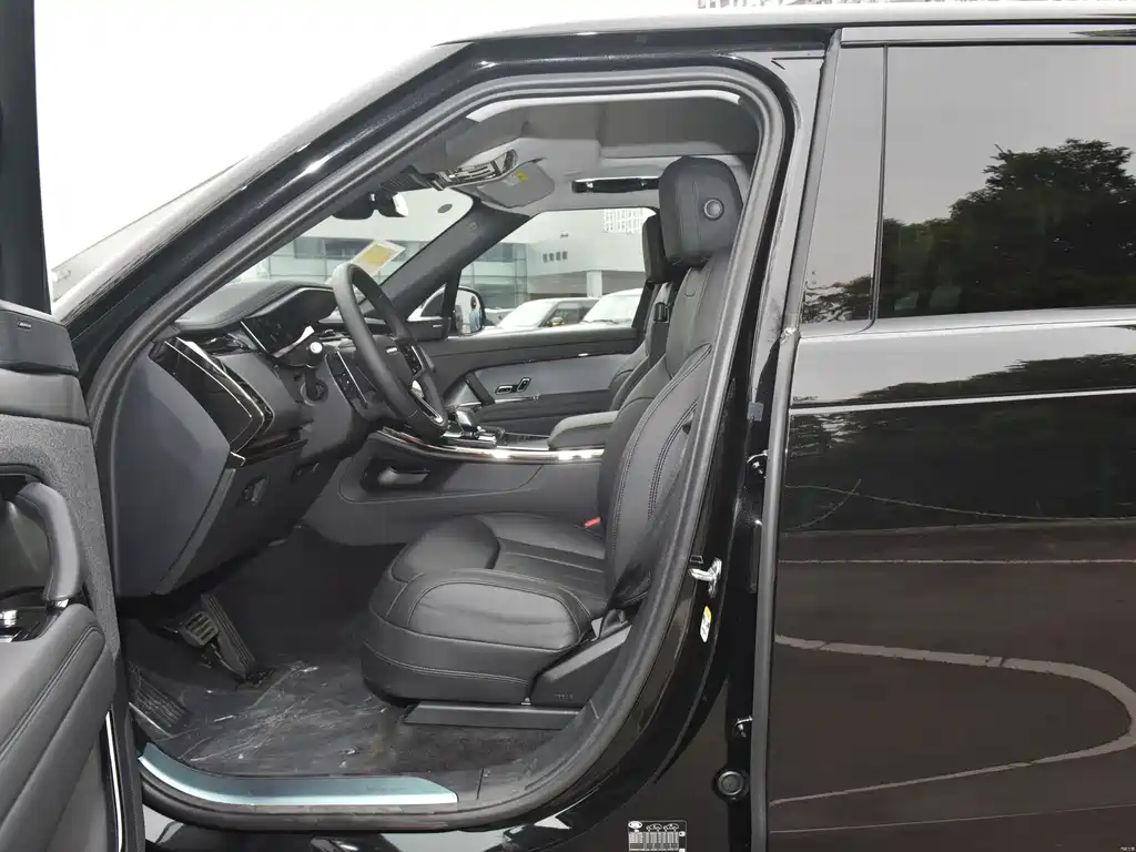 Range Rover Sport 2024 360PS S купить на сайте DeffCars