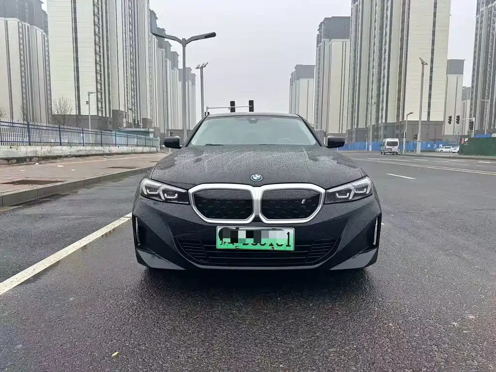 BMW i3 2024 eDrive 35 L купить на сайте DeffCars