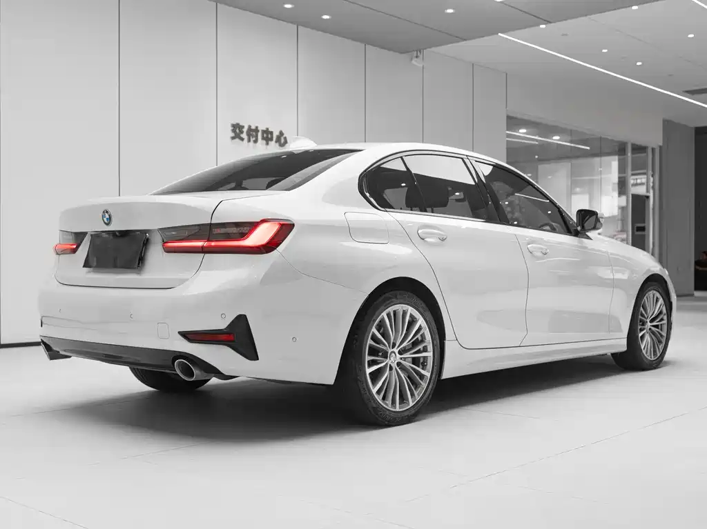 BMW 3 Series 2021 320i Sports Package купить на сайте DeffCars