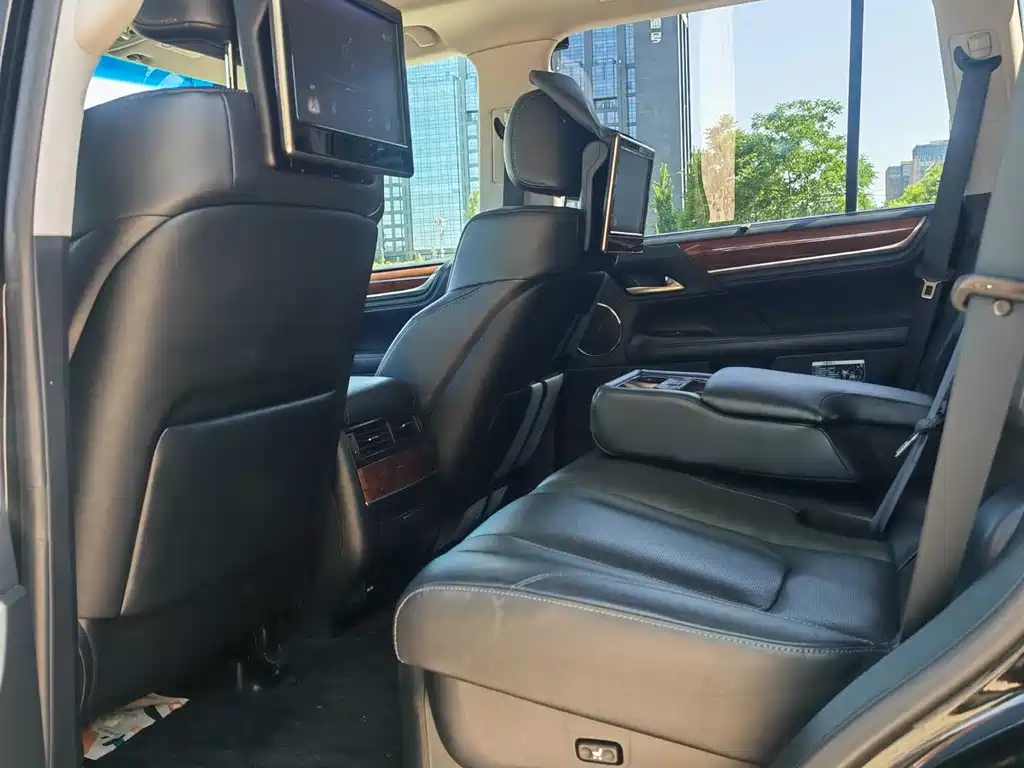 Lexus LX 2017 570 Dynamic Luxury Edition купить на сайте DeffCars