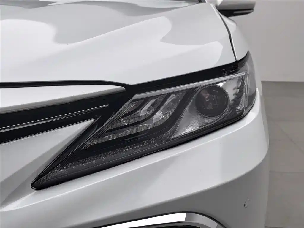 Camry 2023 2.5G Deluxe Edition купить на сайте DeffCars