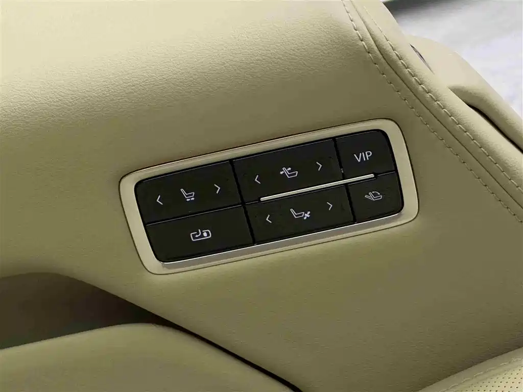 Century 2023 2.0T seven-seat premium model купить на сайте DeffCars