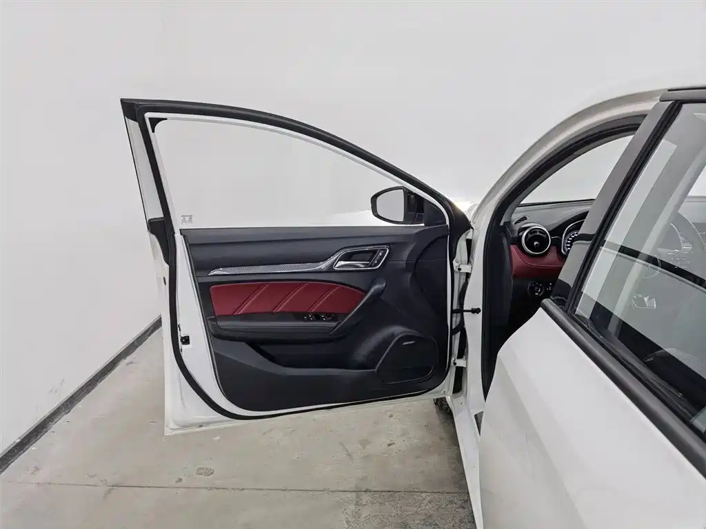 MG6 2019 20T automatic Trophy competition version + BOSE audio luxury package купить на сайте DeffCars